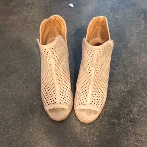 Qupid Nude booties